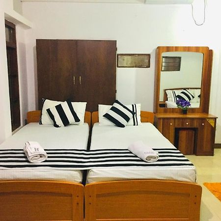 Aura City Hostel Anuradhapura Kültér fotó