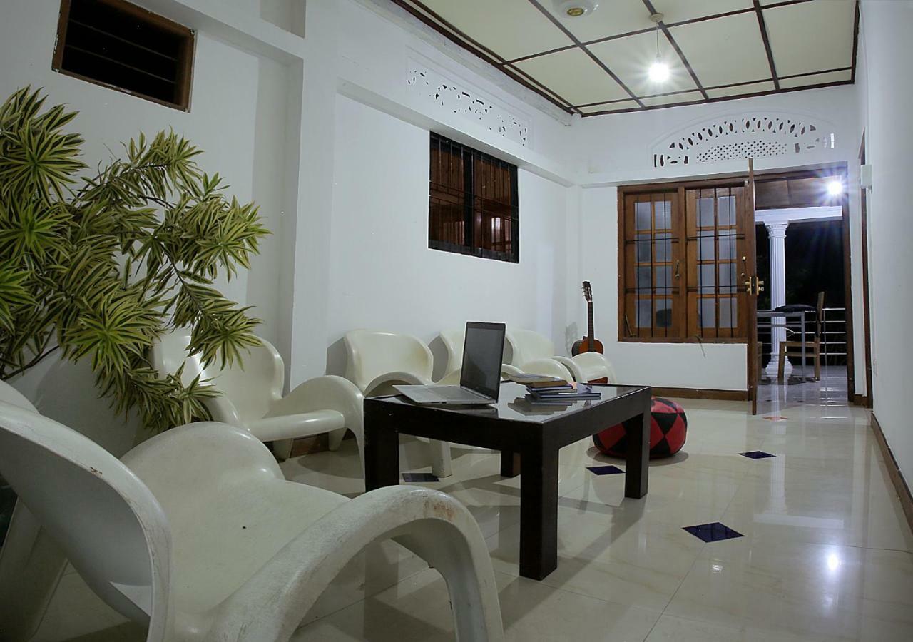 Aura City Hostel Anuradhapura Kültér fotó
